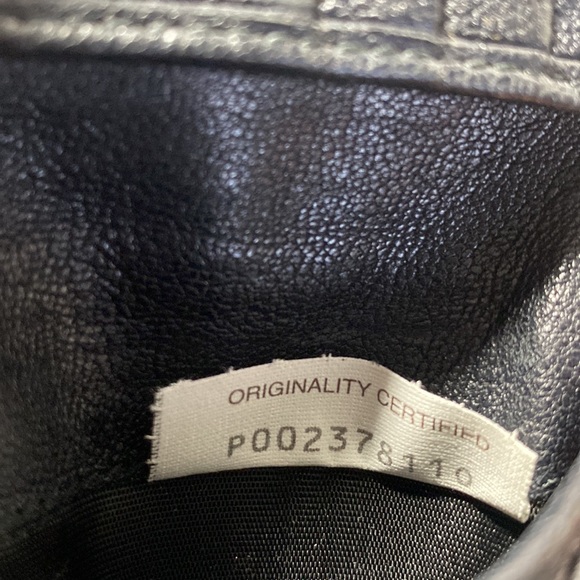 Authentic BOTTEGA VENETA Wallet - Picture 7 of 13